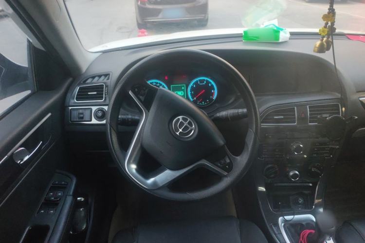 Used Brilliance V5 2014 1.6L Manual Comfort Model Steering Wheel