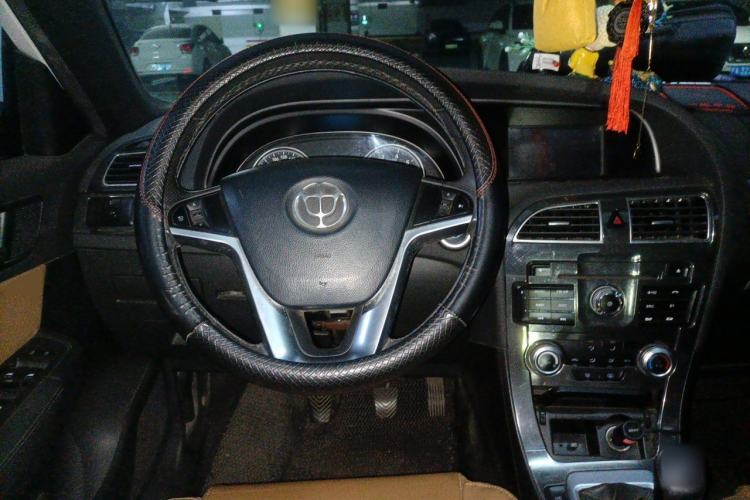 Used Brilliance V5 2014 1.6L Manual Luxury Model Steering Wheel