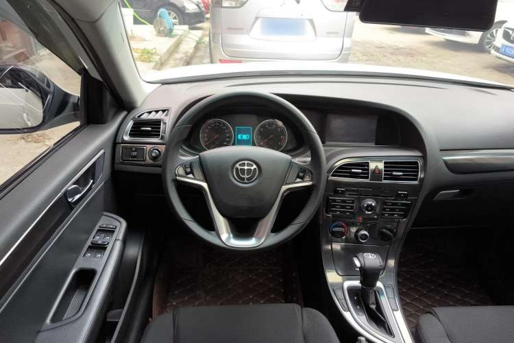 Used Brilliance V5 2014 1.5T Automatic Two-Wheel Drive Sport Model Steering Wheel