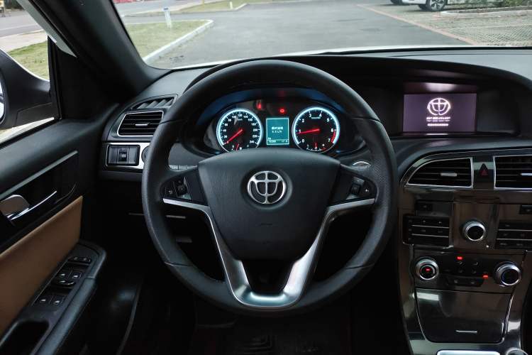 Used Brilliance V5 2014 1.5T Manual Two-Wheel Drive Luxury Model Steering Wheel