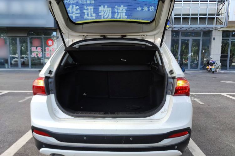 Used Brilliance V5 2014 1.5T Automatic Two-Wheel Drive Sport Model Trunk
