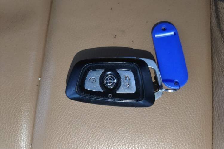 Used Brilliance V5 2014 1.5T Manual Two-Wheel Drive Luxury Model Vehicle Key