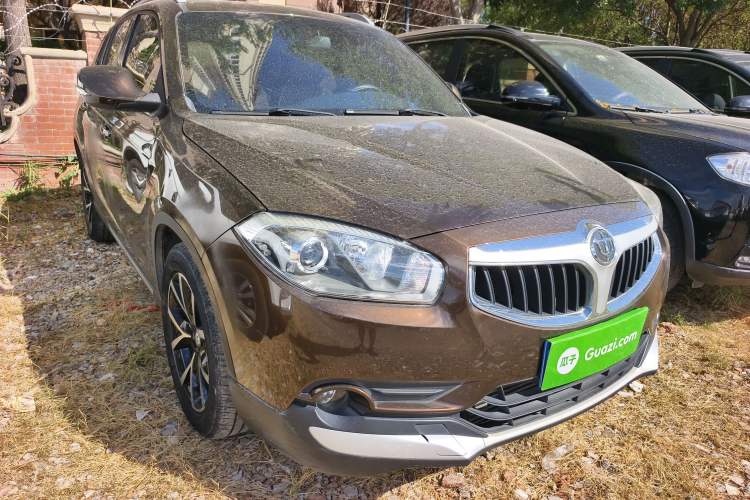 Used Brilliance V5 2016 1.5T Manual Two-Wheel Drive Smart Version Exterior 3