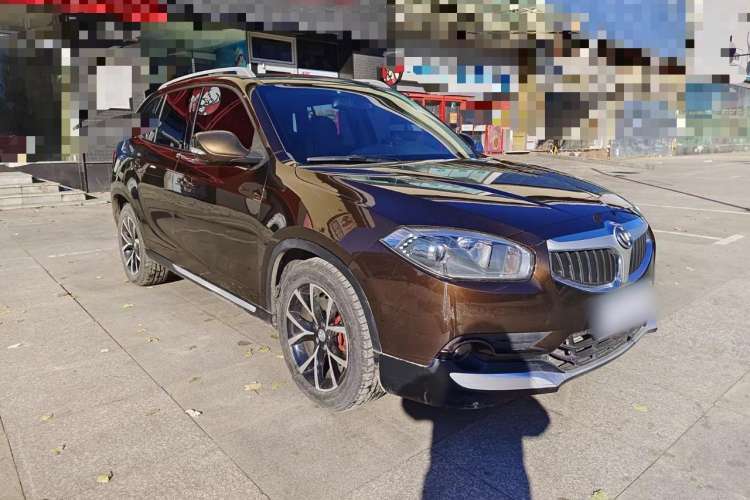 Used Brilliance V5 2016 1.5T Automatic Two-Wheel Drive Sport Model Front Right 45 Deg