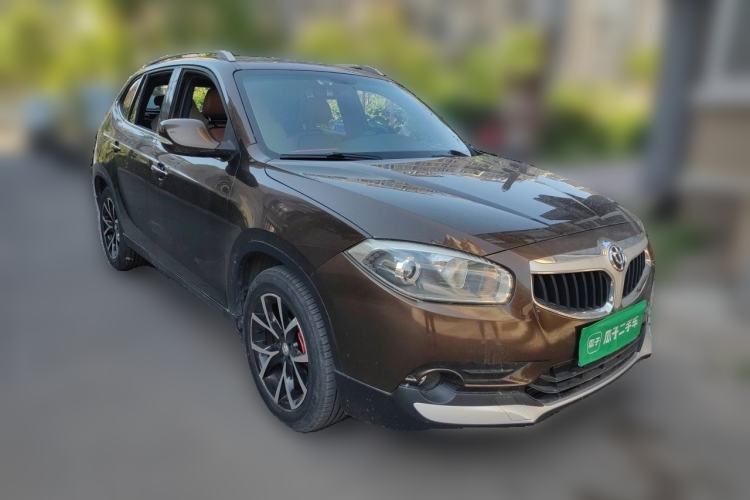 Used Brilliance V5 2016 1.5T Manual Two-Wheel Drive Smart Version Front Right 45 Deg