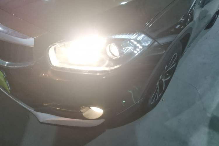 Used Brilliance V5 2016 1.5T Automatic Two-Wheel Drive Smart Version Left Front Headlight