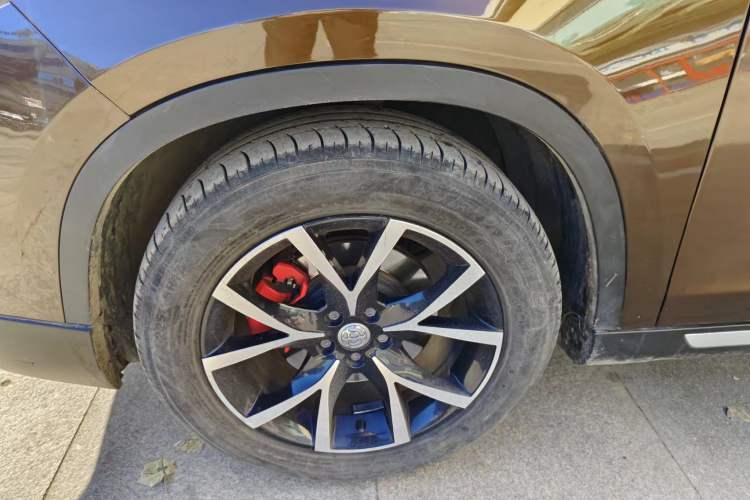 Used Brilliance V5 2016 1.5T Automatic Two-Wheel Drive Sport Model Left Front Wheel Hub