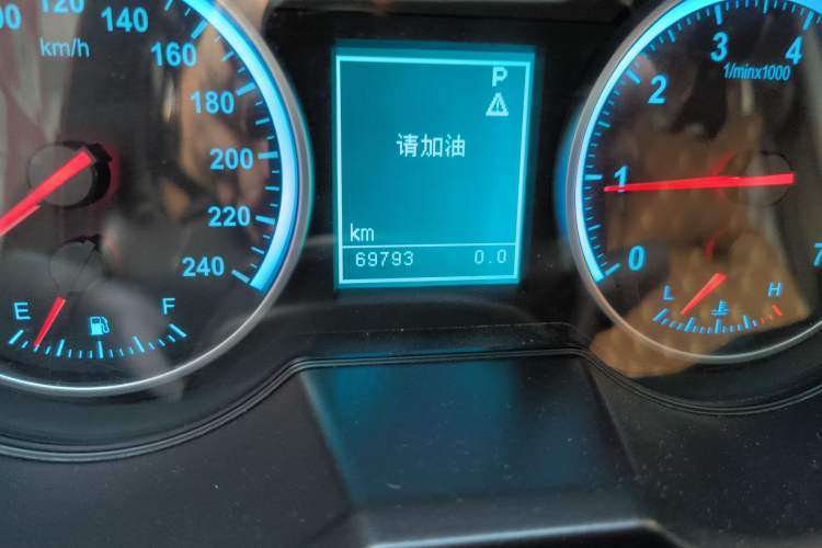 Used Brilliance V5 2016 1.5T Automatic Two-Wheel Drive Sport Model Odometer Close Up