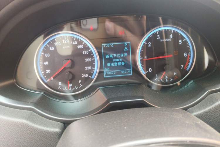 Used Brilliance V5 2016 1.5T Automatic Two-Wheel Drive Smart Version Odometer Close Up