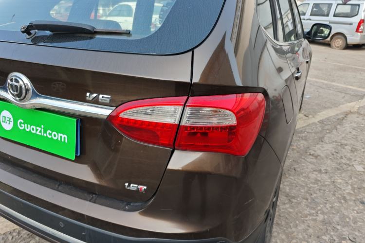 Used Brilliance V5 2016 1.5T Manual Two-Wheel Drive Smart Version Right Rear Taillight