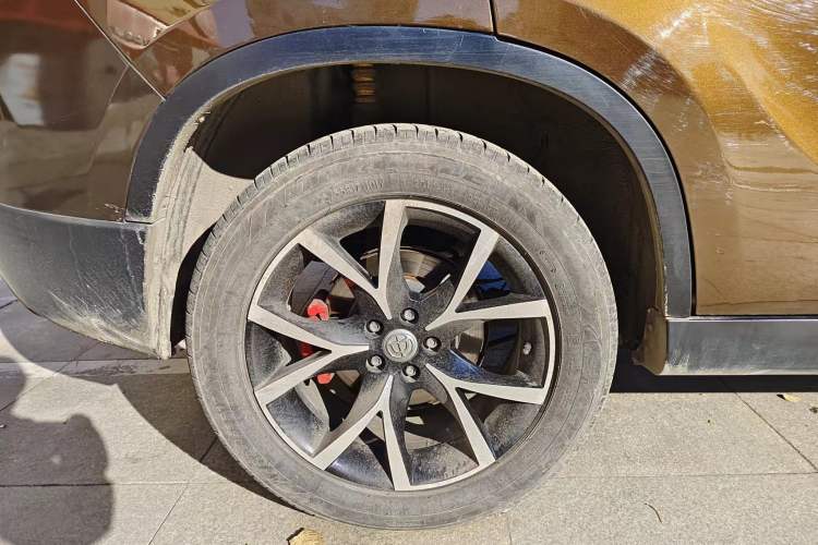 Used Brilliance V5 2016 1.5T Automatic Two-Wheel Drive Sport Model Right Rear Wheel Hub