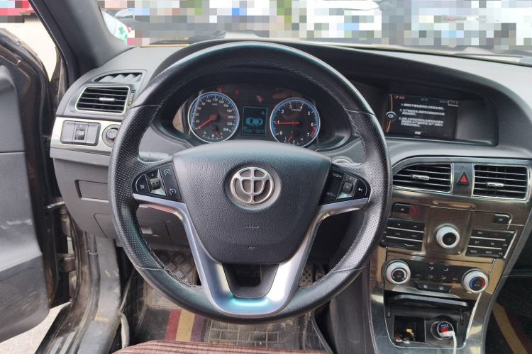 Used Brilliance V5 2016 1.5T Manual Two-Wheel Drive Smart Version Steering Wheel