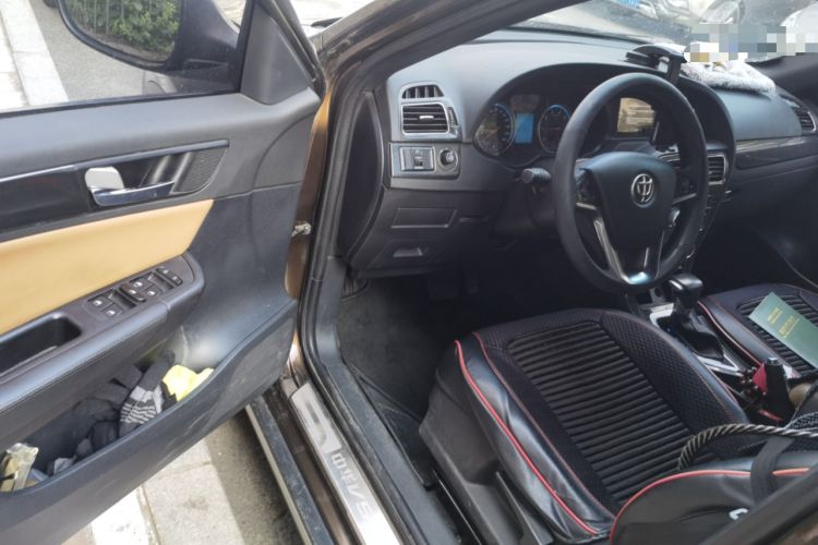 Used Brilliance V5 2016 1.5T Automatic Two-Wheel Drive Smart Version Driver Seat