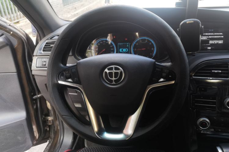 Used Brilliance V5 2016 1.5T Automatic Two-Wheel Drive Smart Version Steering Wheel