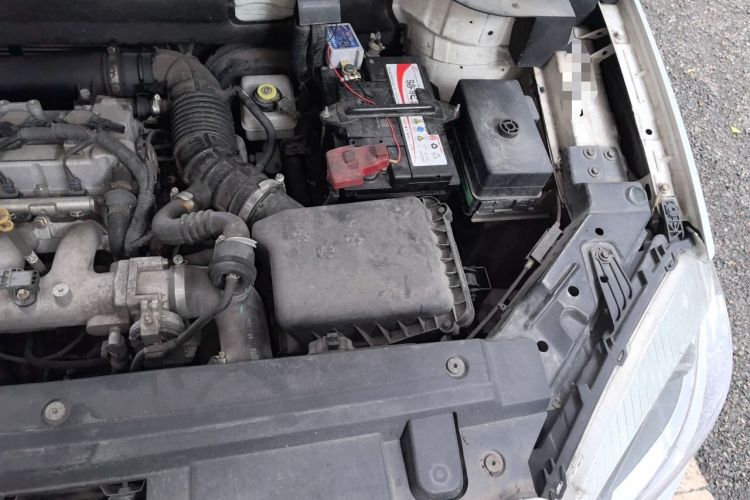 Used Brilliance V5 2016 1.5T Automatic Two-Wheel Drive Smart Version Engine Bay Left