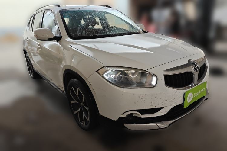 Used Brilliance V5 2016 1.5T Automatic Two-Wheel Drive Smart Version Front Right 45 Deg