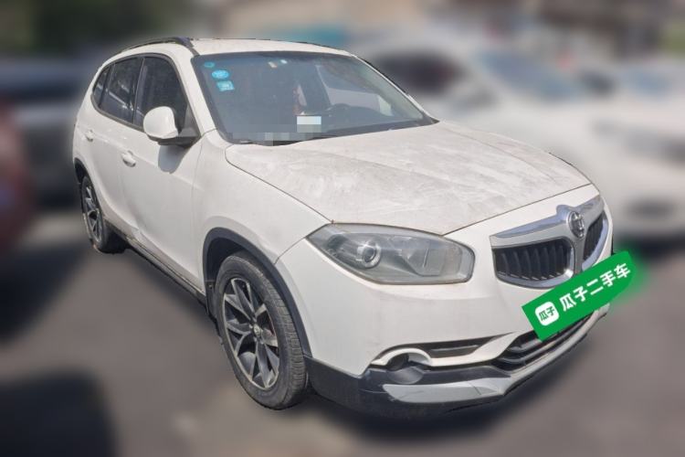 Used Brilliance V5 2016 1.5T Automatic Two-Wheel Drive Sport Model Front Right 45 Deg