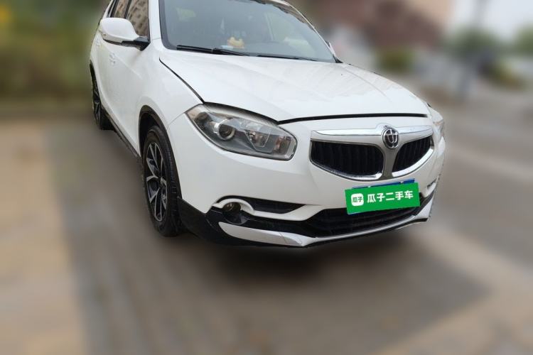 Used Brilliance V5 2016 1.5T Automatic Two-Wheel Drive Smart Version Front Right 45 Deg