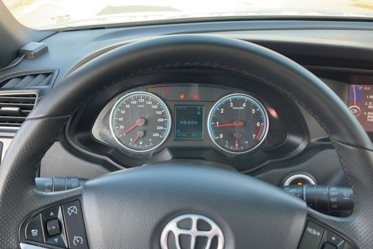 Used Brilliance V5 2016 1.5T Automatic Two-Wheel Drive Smart Version Instrument Cluster