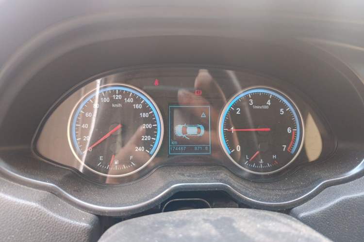 Used Brilliance V5 2016 1.5T Manual Two-Wheel Drive Sport Model Instrument Cluster