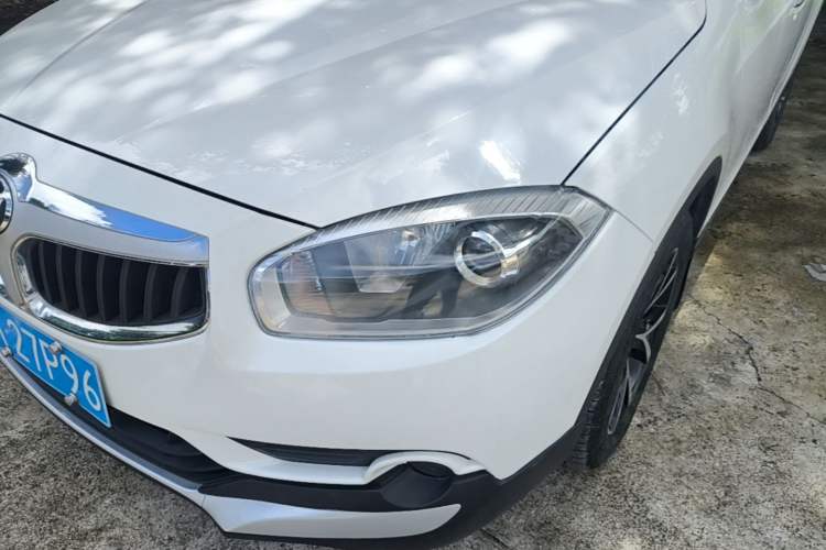 Used Brilliance V5 2016 1.5T Automatic Two-Wheel Drive Smart Version Left Front Headlight