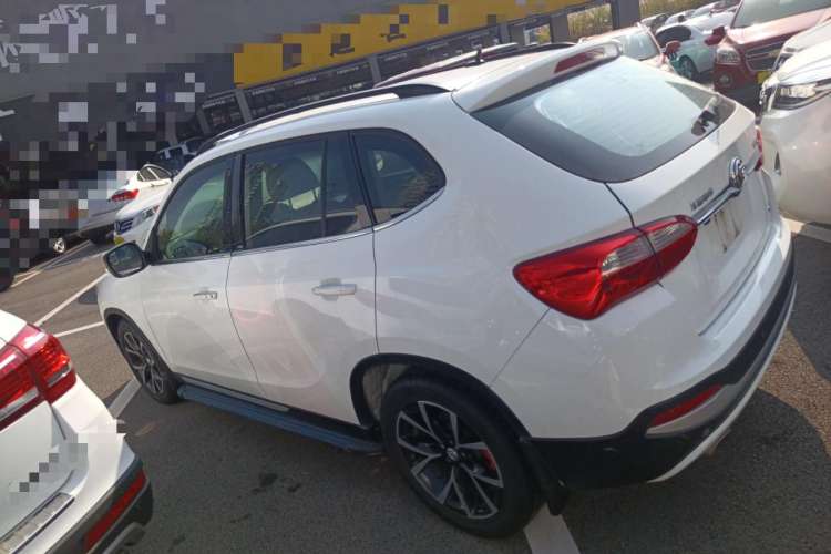Used Brilliance V5 2016 1.5T Manual Two-Wheel Drive Smart Version Left Side