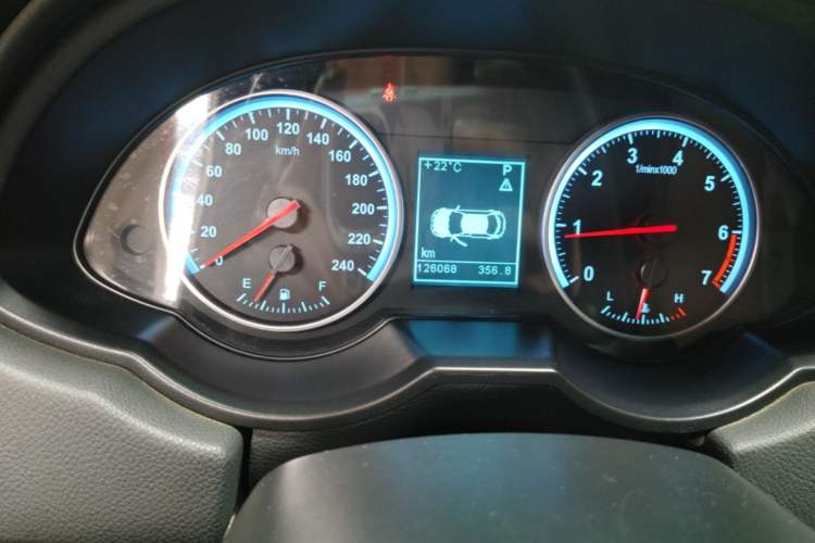 Used Brilliance V5 2016 1.5T Automatic Two-Wheel Drive Smart Version Odometer Close Up
