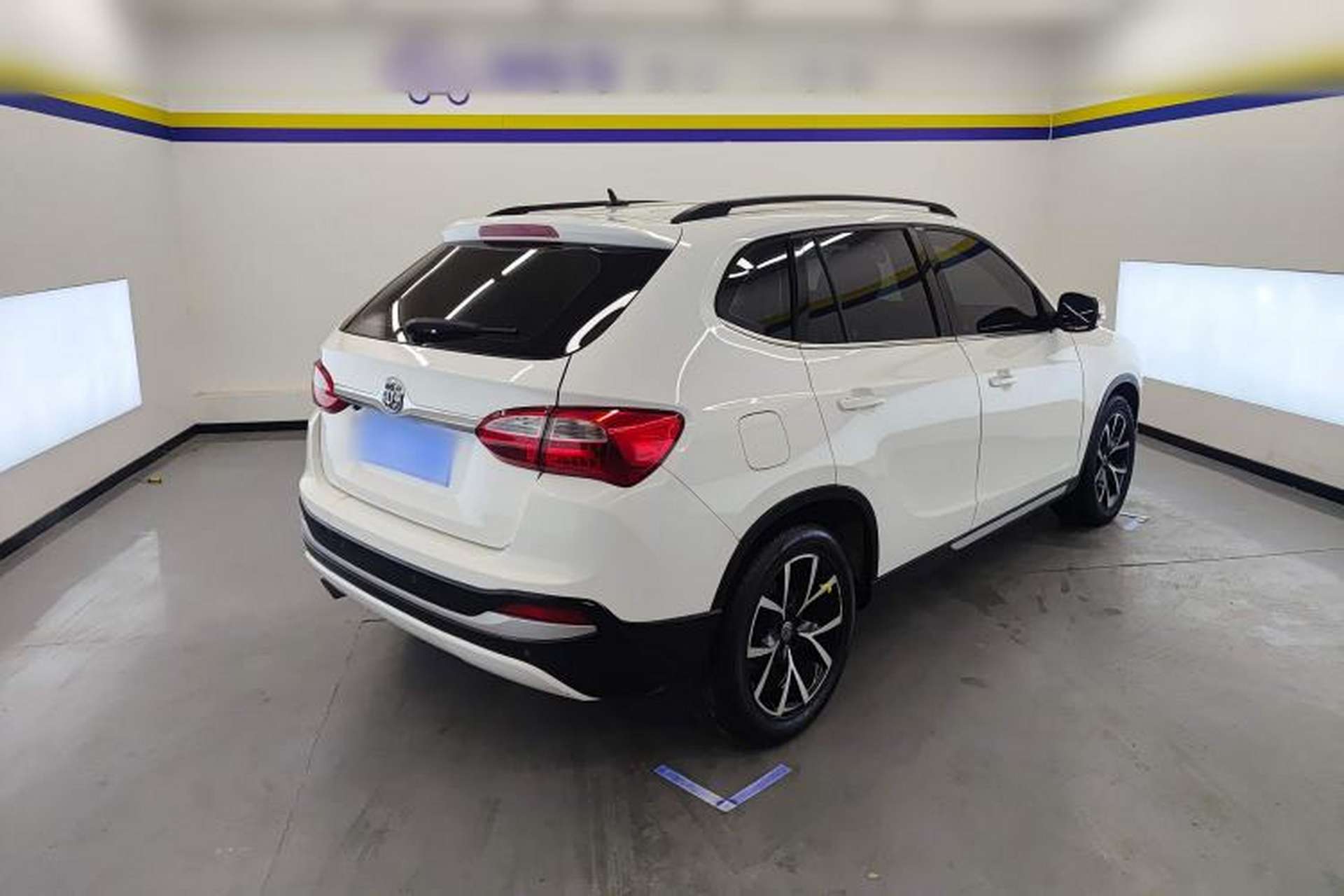 Used Brilliance V5 2016 1.5T Automatic Two-Wheel Drive Smart Version Rear Right 45 Deg