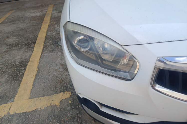 Used Brilliance V5 2016 1.5T Manual Two-Wheel Drive Sport Model Right Front Headlight