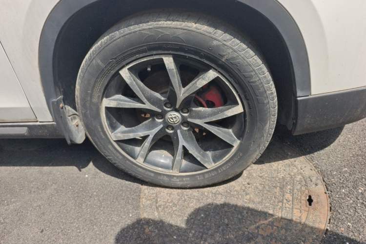 Used Brilliance V5 2016 1.5T Automatic Two-Wheel Drive Sport Model Right Front Wheel Hub