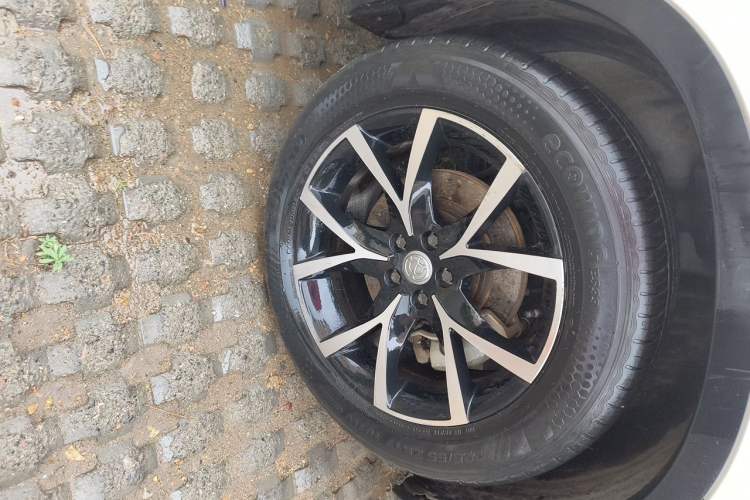 Used Brilliance V5 2016 1.5T Automatic Two-Wheel Drive Smart Version Right Front Wheel Hub