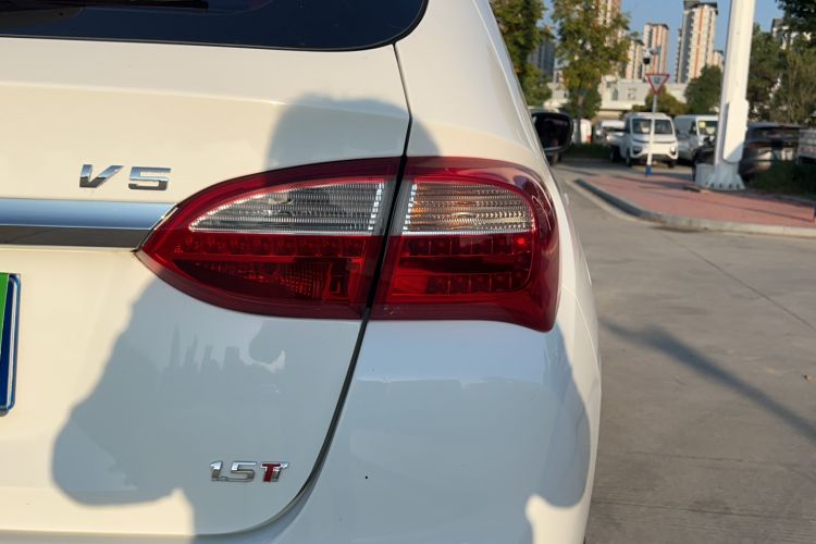 Used Brilliance V5 2016 1.5T Automatic Two-Wheel Drive Smart Version Right Rear Taillight