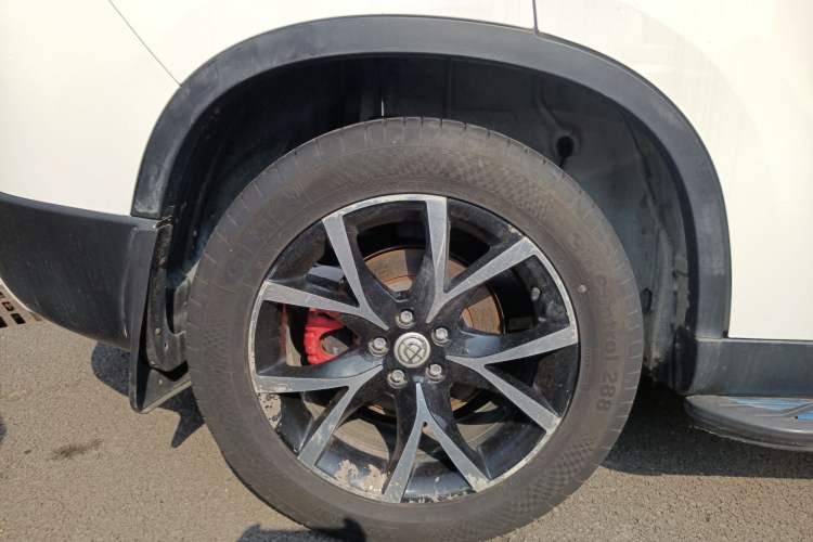 Used Brilliance V5 2016 1.5T Manual Two-Wheel Drive Smart Version Right Rear Wheel Hub