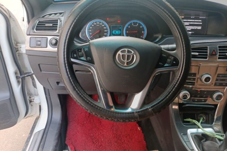 Used Brilliance V5 2016 1.5T Manual Two-Wheel Drive Smart Version Steering Wheel