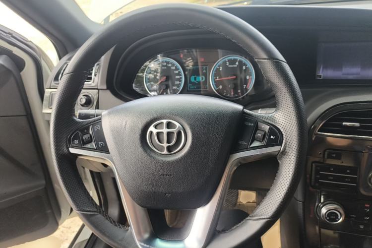 Used Brilliance V5 2016 1.5T Automatic Two-Wheel Drive Smart Version Steering Wheel