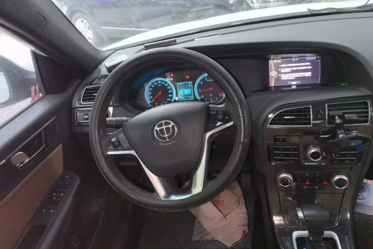 Used Brilliance V5 2016 1.5T Automatic Two-Wheel Drive Smart Version Steering Wheel