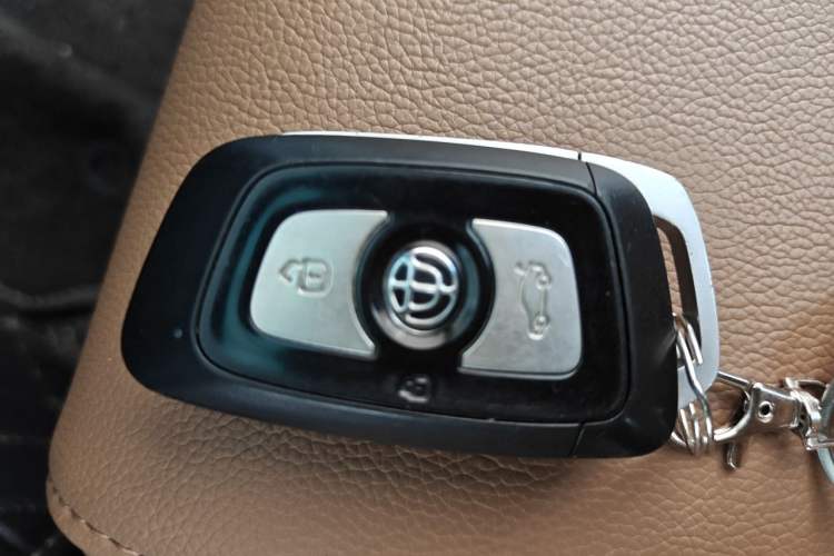 Used Brilliance V5 2016 1.5T Automatic Two-Wheel Drive Smart Version Vehicle Key