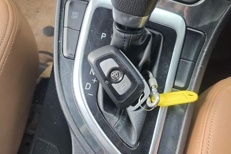 Used Brilliance V5 2016 1.5T Automatic Two-Wheel Drive Smart Version Vehicle Key