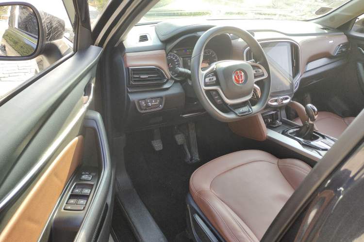 Used Brilliance V6 2018 1.5T Manual Luxury Model Driver Seat