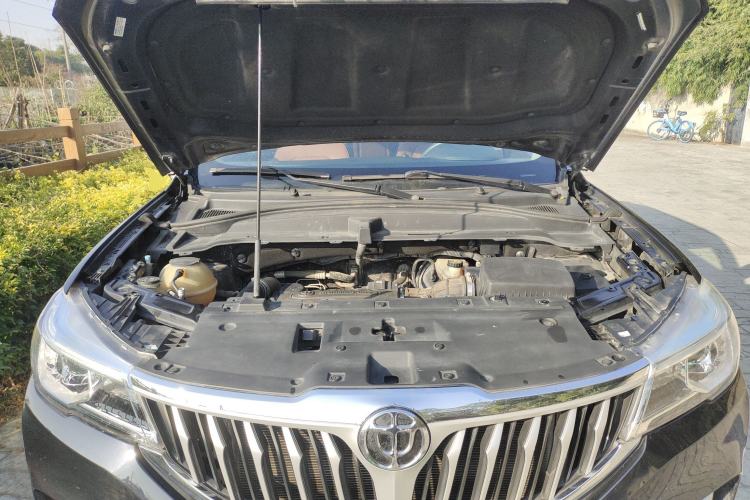 Used Brilliance V6 2018 1.5T Manual Luxury Model Engine Bay