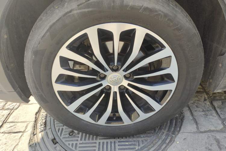 Used Brilliance V6 2018 1.5T Manual Luxury Model Left Front Wheel Hub