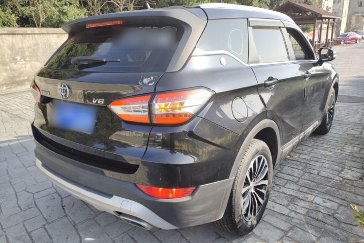Used Brilliance V6 2018 1.5T Manual Luxury Model Rear Right 45 Deg