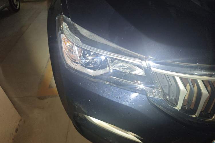 Used Brilliance V6 2018 1.5T Manual Luxury Model Right Front Headlight