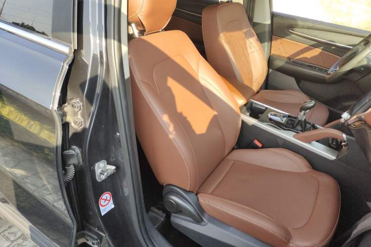 Used Brilliance V6 2018 1.5T Manual Luxury Model Right Front Seat