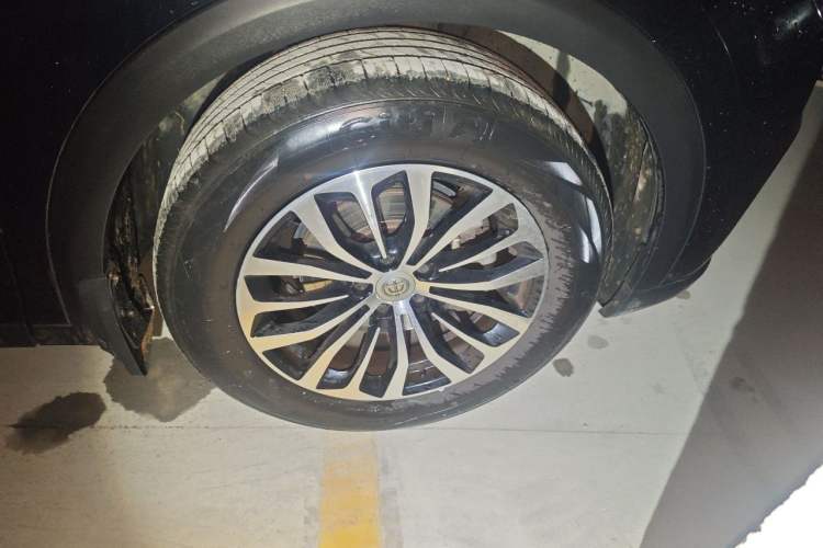Used Brilliance V6 2018 1.5T Manual Luxury Model Right Front Wheel Hub