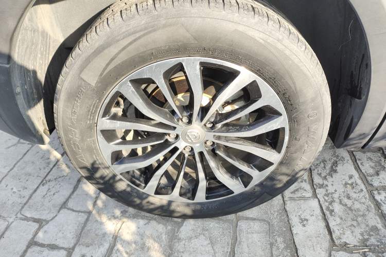 Used Brilliance V6 2018 1.5T Manual Luxury Model Right Rear Wheel Hub