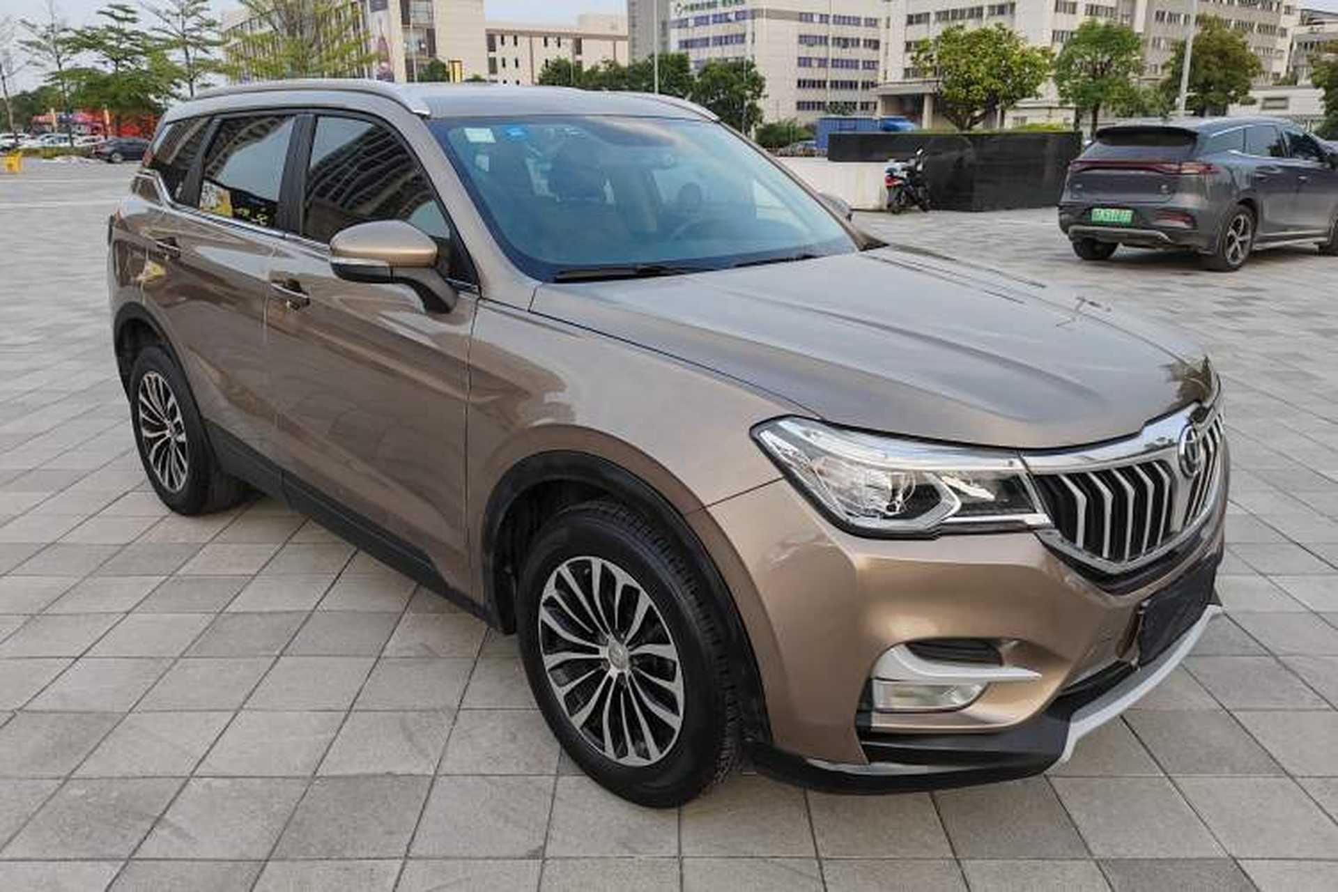 Used Brilliance V6 2018 1.5T Manual Luxury Model Front Right 45 Deg