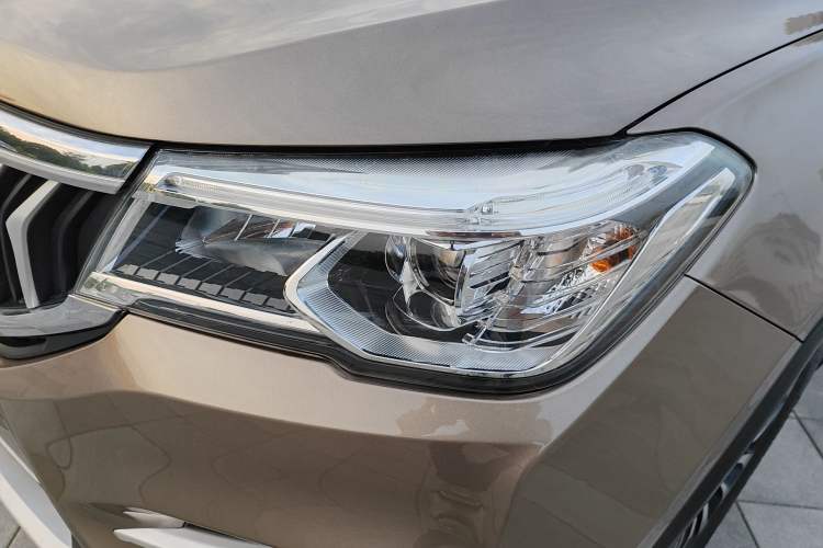 Used Brilliance V6 2018 1.5T Manual Luxury Model Left Front Headlight