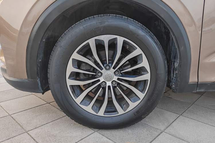 Used Brilliance V6 2018 1.5T Manual Luxury Model Left Front Wheel Hub