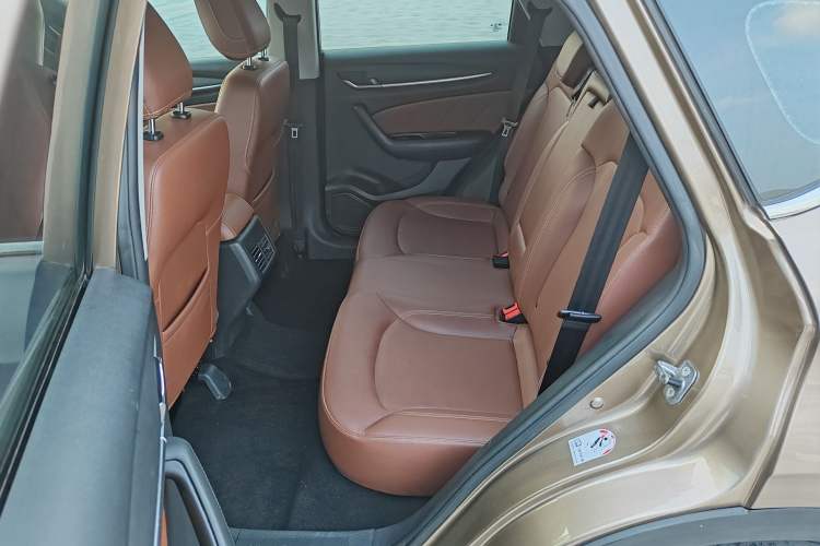 Used Brilliance V6 2018 1.5T Manual Luxury Model Left Rear Seat